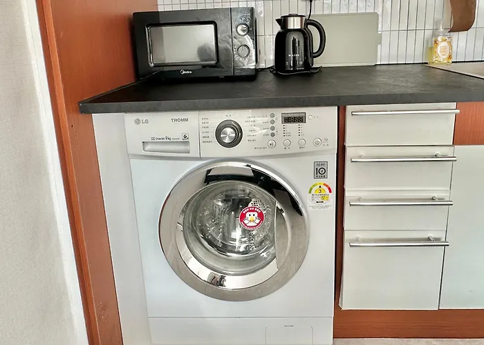 Oreo Chacha - 1 Min Walk To Hongdae Station - Free Luggage Storage *